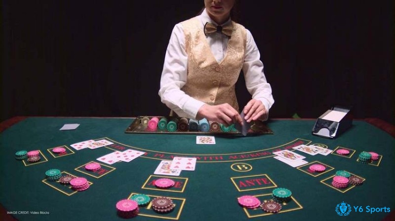 Dealer là một trong những vị trí quan trọng nhất trên bàn Poker