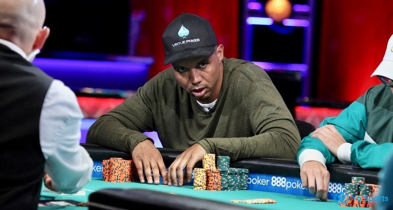 Phil Ivey được biết đến với khả năng đánh bài tài ba và tính toán chính xác nhất