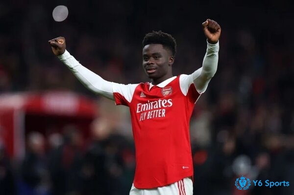 Saka chứng minh giá trị của mình trong màu áo của Arsenal