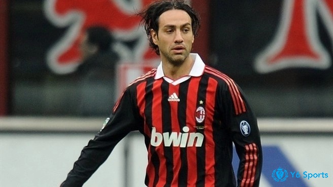 Top hậu vệ hay nhất C2 thứ 5 đó là Alessandro Nesta