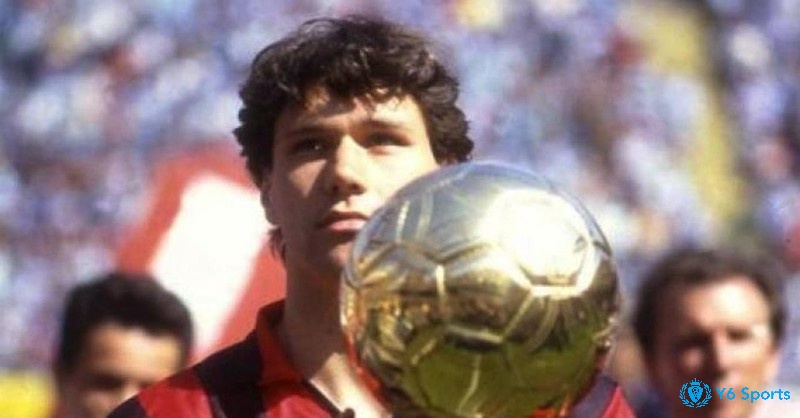 Marco van Basten xứng đáng lọt vào danh sách cầu thủ xuất sắc nhất AC Milan