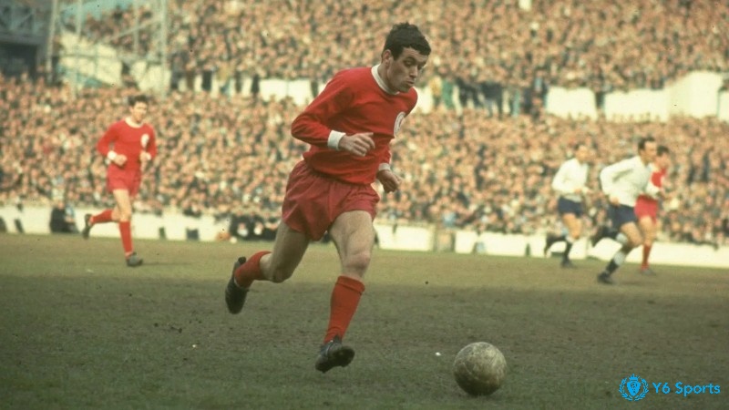 Ian Callaghan là cầu thủ xuất sắc nhất Liverpool với số lần ra sân nhiều nhất Liverpool