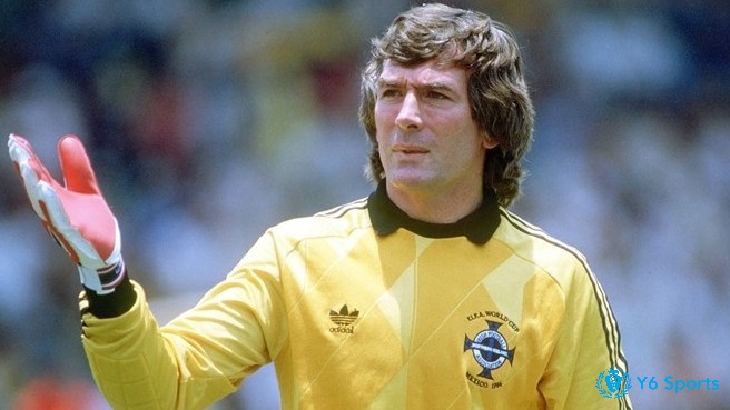 Pat Jennings là một trong những thủ môn tiên phong dùng toàn bộ cơ thể để cản bóng