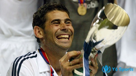 Fernando Hierro là lá chắn thép của đội hình xuất sắc nhất Real Madrid