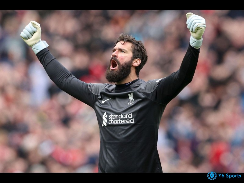 Top thủ môn hay nhất C1 xuất sắc trước khung thành - Alisson Becker