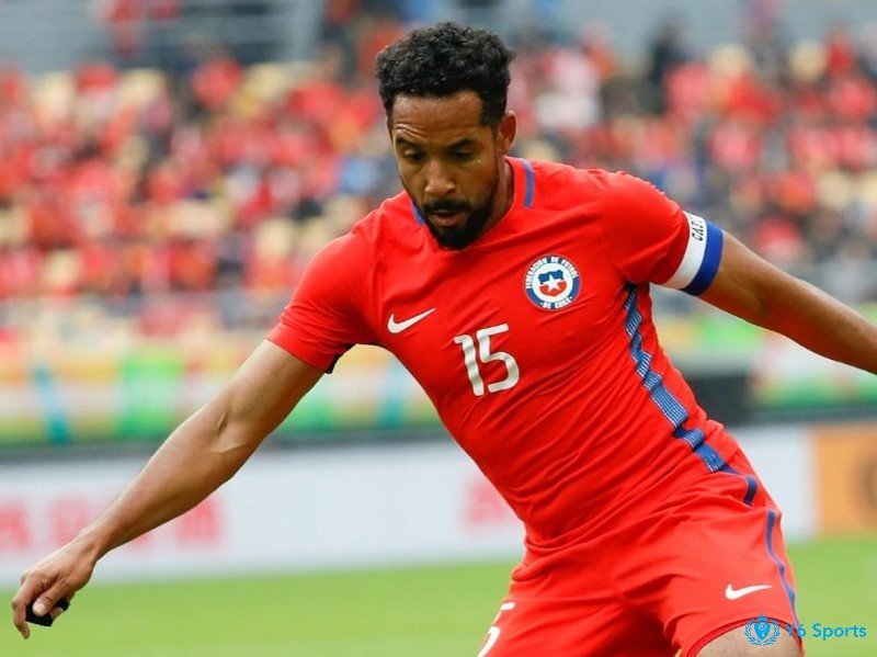 Top trung vệ hay nhất Copa America phòng ngự chắc chắn - Jean Beausejour