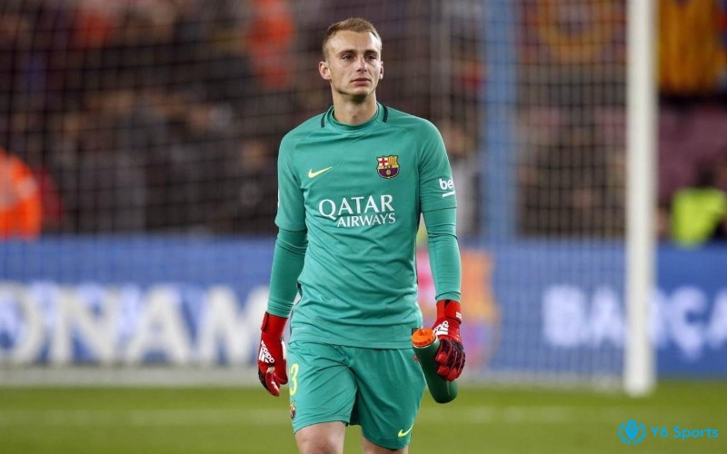 Top thủ môn hay nhất Laliga - Jasper Cillessen luôn được đồng đội đặt niềm tin cao