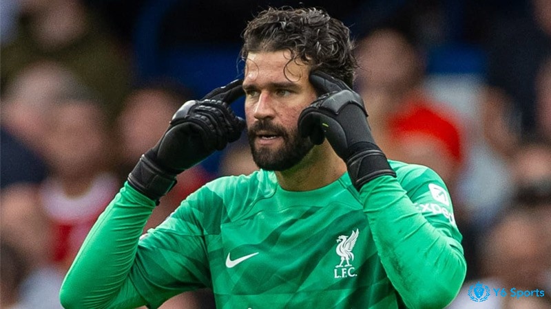 Alisson Becker là người gác khung thành rất tin cậy nằm trong top thủ môn hay nhất