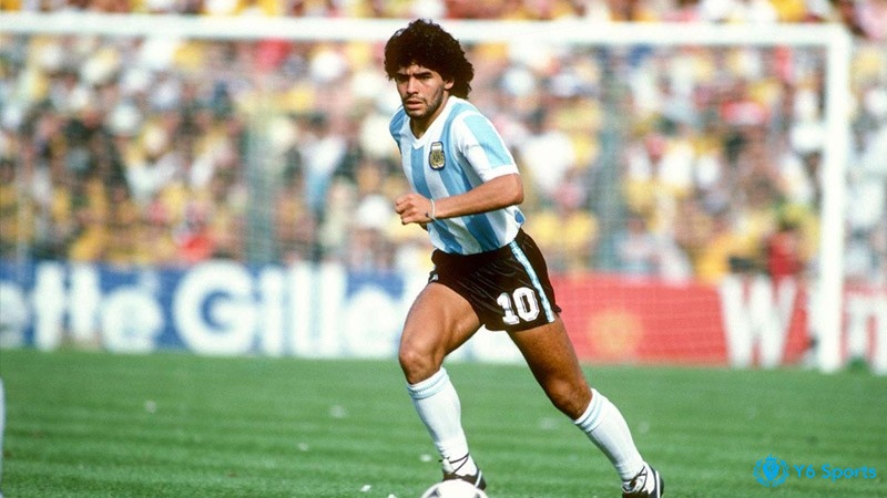 Tầm nhìn và đoán hướng bóng trên sân của Diego Maradona vô cùng tốt